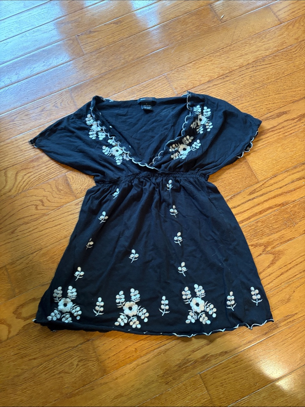BCBGMaxAzria Black Embroidered V-Neck Tunic Top